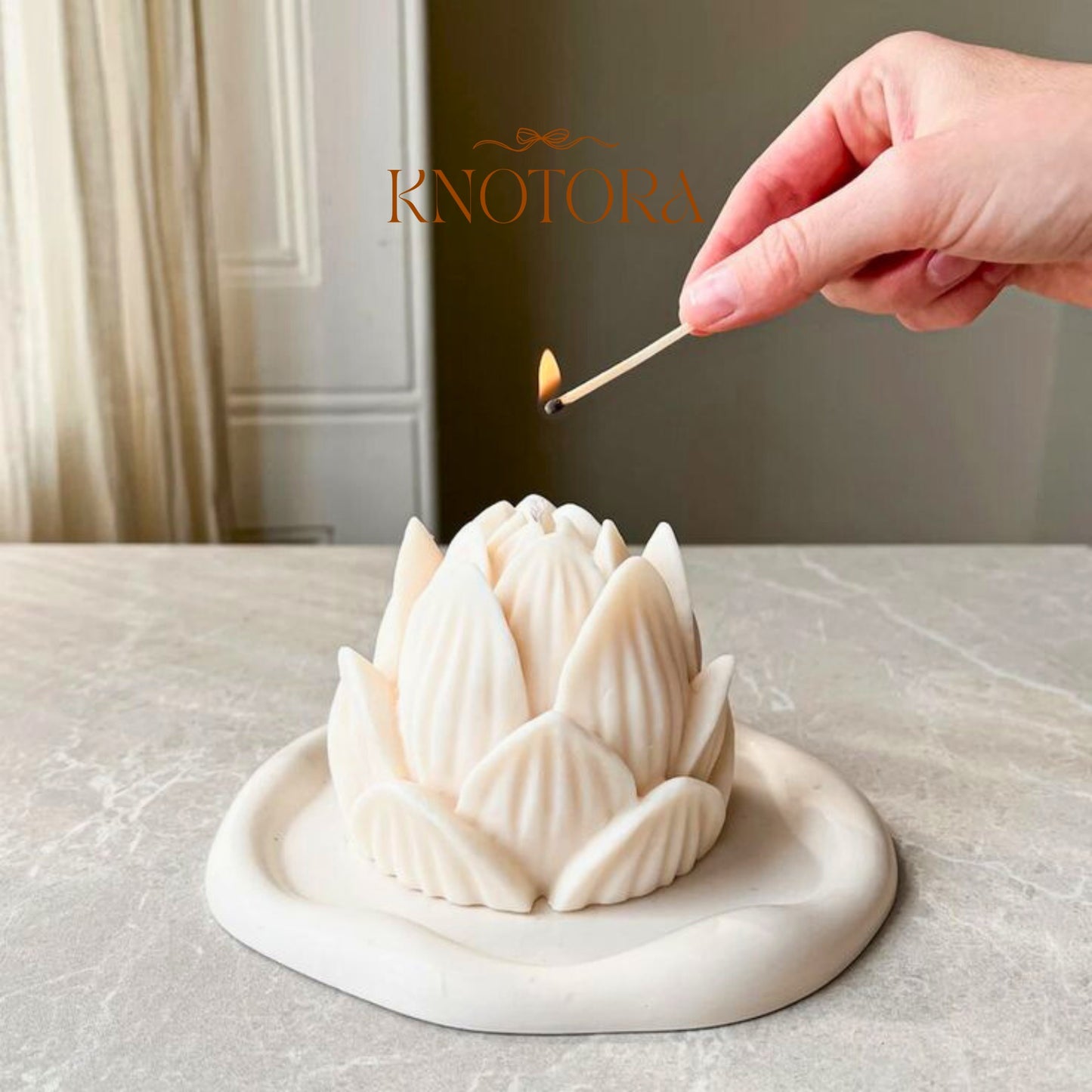 Lotus Candle