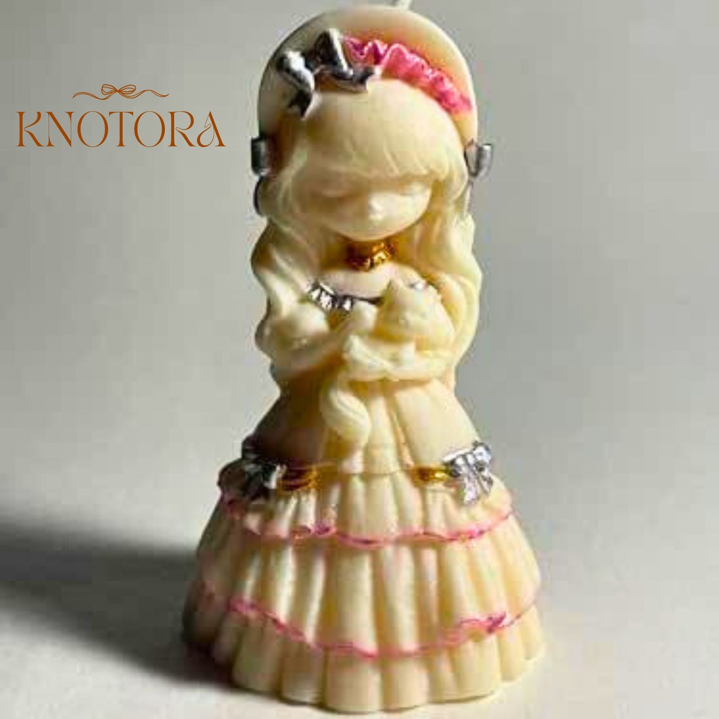 Doll Candle with Kitty – Soft Whimsy Meets Sweet Companionship