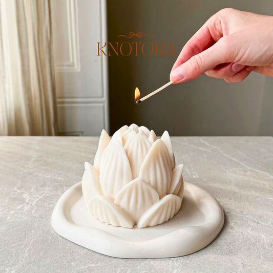 Lotus Candle